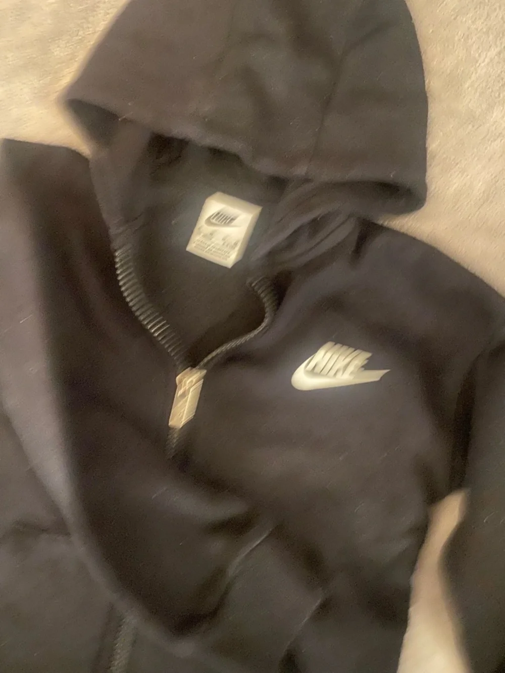 Nike Girls Active Set - Black Hoodie, Gray Top & Heathered pants - Picture 3 of 9
